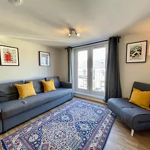 **6 Person City Centre Apartment** Apartment