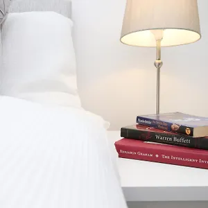 Premium Guesthouse, Fast Wi-fi, Street Free Parking, Central, Fully Equipped Guest house